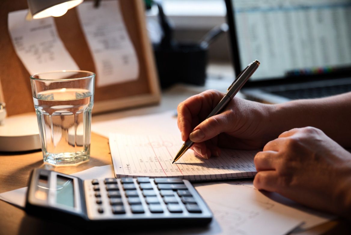 Freelance Rate Setting: The Math Behind What to Charge